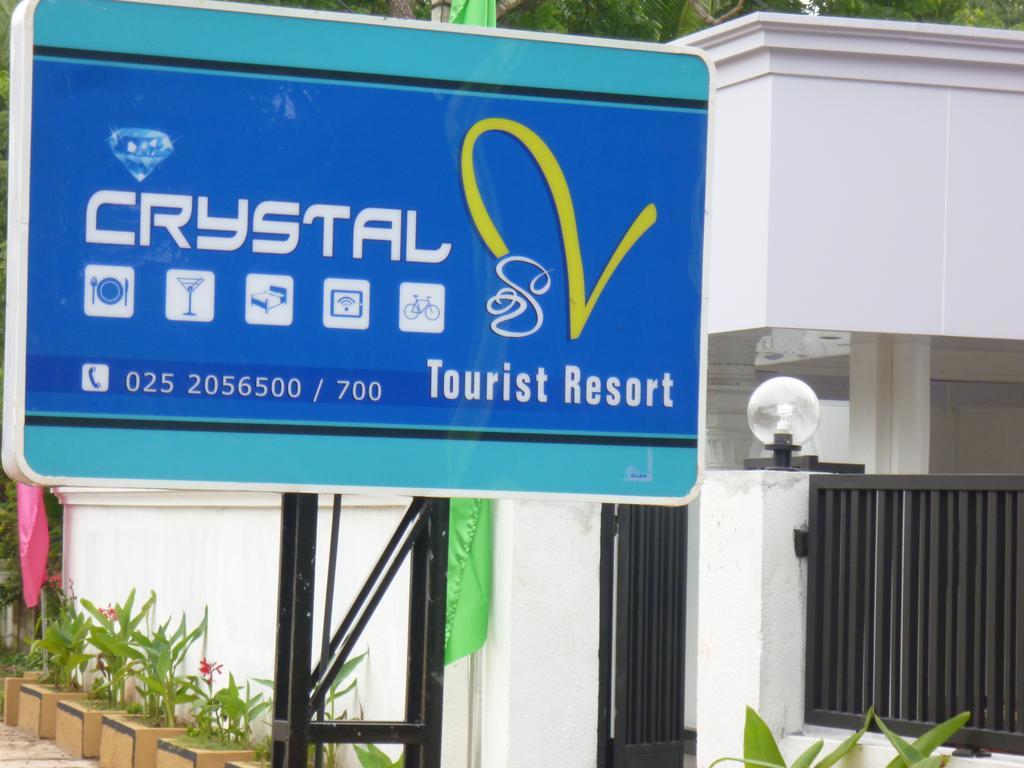 אנוראדפורה Crystal V Tourist Resort מראה חיצוני תמונה